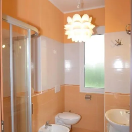 아파트 Villa With Beach Place Close To The Sea 비비오네