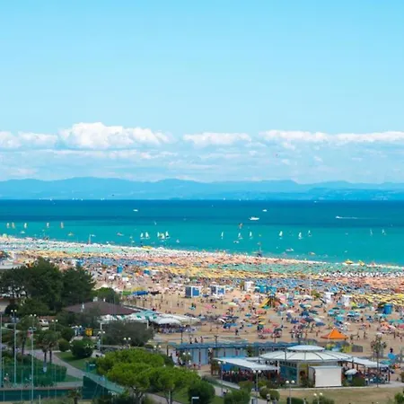 Villa With Beach Place Close To The Sea 아파트